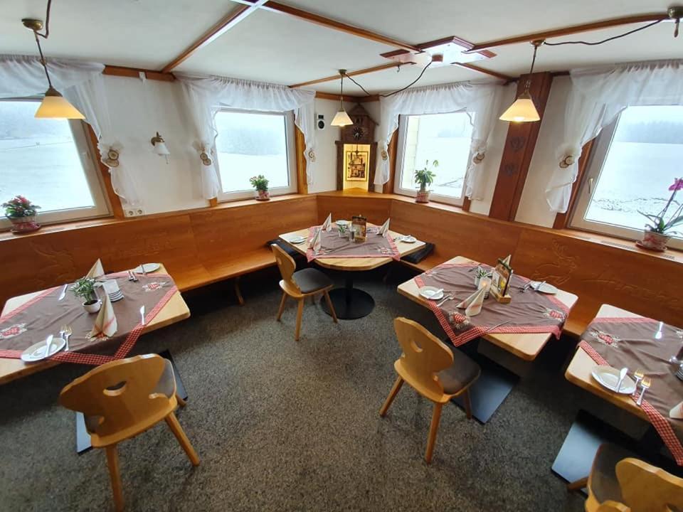 Gasthaus Zum Hirschen Фуртванген Экстерьер фото