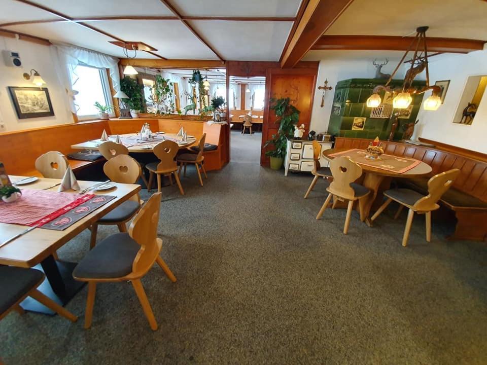 Gasthaus Zum Hirschen Фуртванген Экстерьер фото